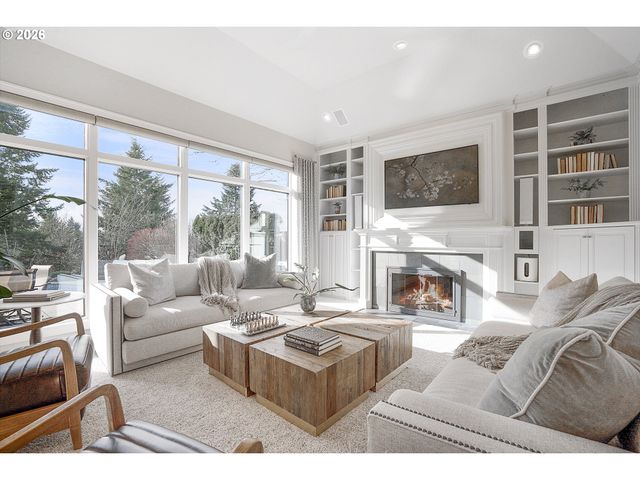 3540 RIVERKNOLL Way, West Linn, OR 97068