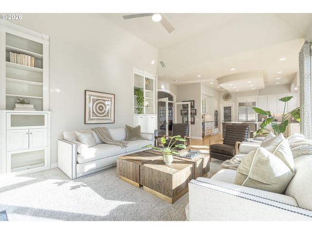 3540 RIVERKNOLL Way, West Linn, OR 97068