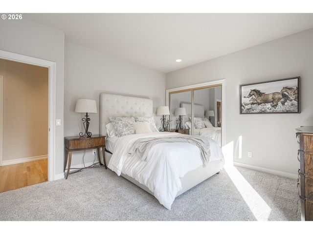 3540 RIVERKNOLL Way, West Linn, OR 97068