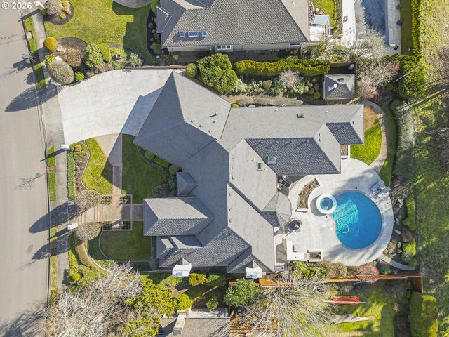 3540 RIVERKNOLL Way, West Linn, OR 97068