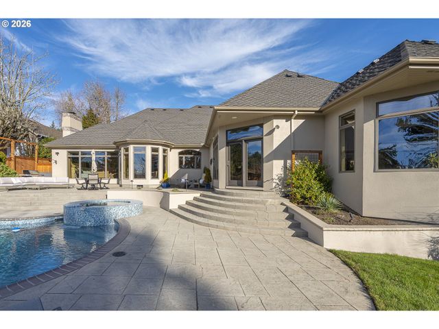 3540 RIVERKNOLL Way, West Linn, OR 97068