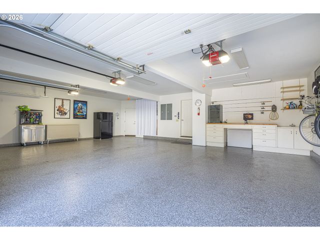 3540 RIVERKNOLL Way, West Linn, OR 97068