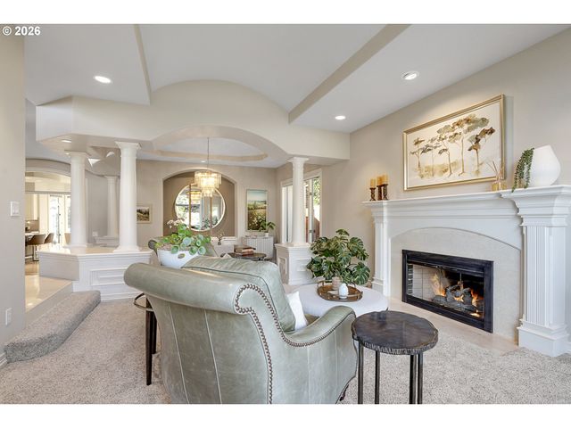 3540 RIVERKNOLL Way, West Linn, OR 97068