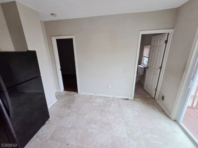 541 Fulton St, Elizabeth City, NJ 07206