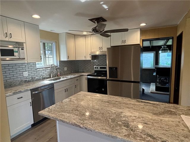 96 Moger Dr, South Strabane, PA 15301