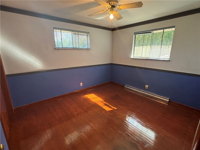 96 Moger Dr, South Strabane, PA 15301