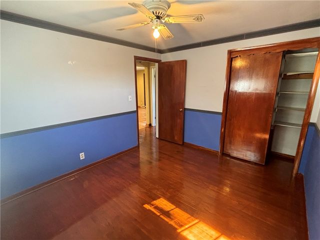 96 Moger Dr, South Strabane, PA 15301