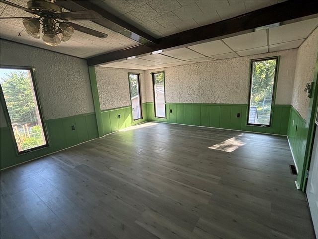 96 Moger Dr, South Strabane, PA 15301