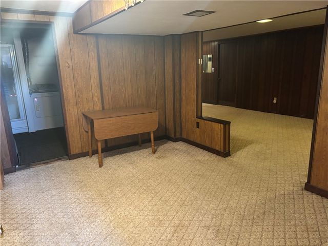 96 Moger Dr, South Strabane, PA 15301