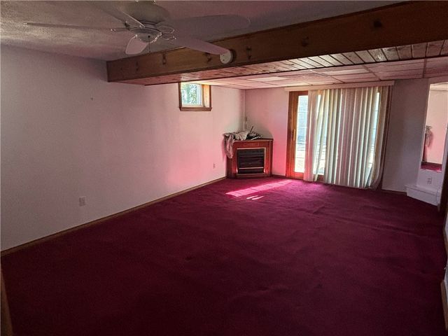 96 Moger Dr, South Strabane, PA 15301