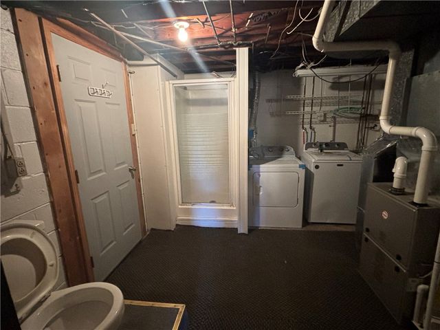 96 Moger Dr, South Strabane, PA 15301