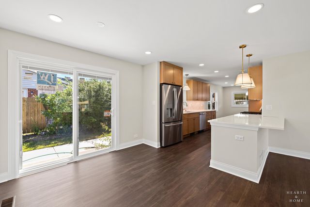 49 King Lane, Des Plaines, IL 60016
