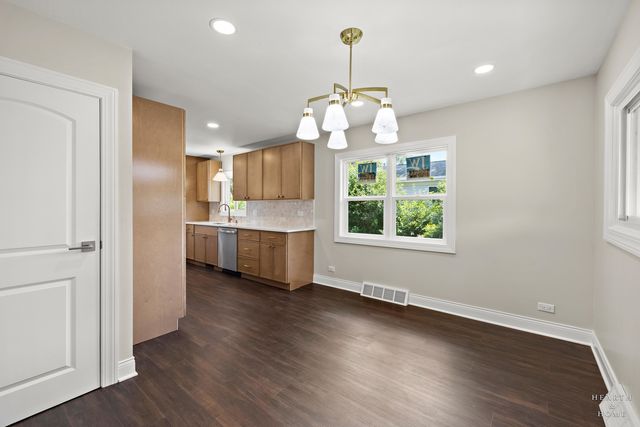 49 King Lane, Des Plaines, IL 60016