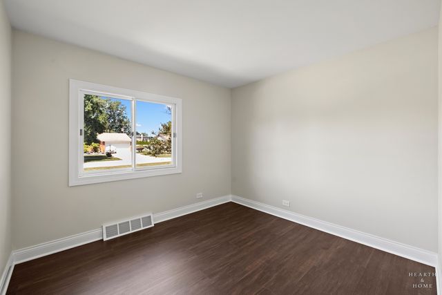 49 King Lane, Des Plaines, IL 60016