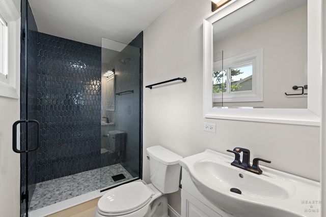 49 King Lane, Des Plaines, IL 60016
