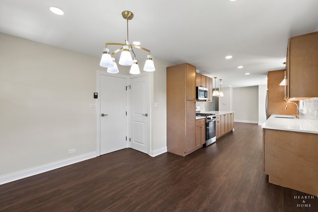 49 King Lane, Des Plaines, IL 60016