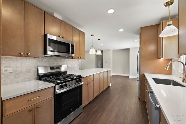49 King Lane, Des Plaines, IL 60016