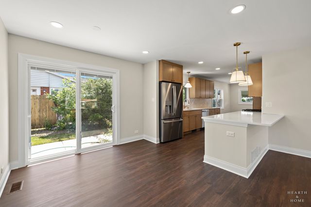 49 King Lane, Des Plaines, IL 60016