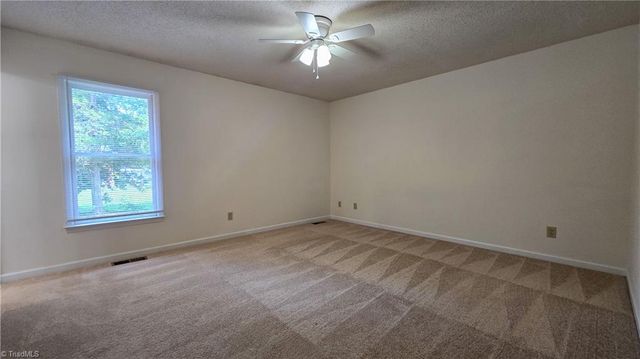3581 Robinwest Drive, Pfafftown, NC 27040