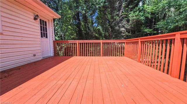 3581 Robinwest Drive, Pfafftown, NC 27040