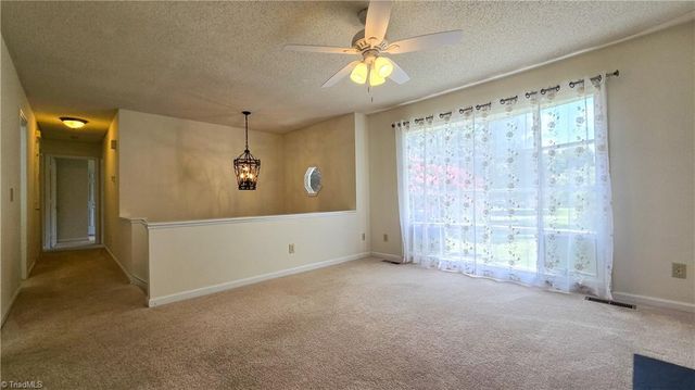 3581 Robinwest Drive, Pfafftown, NC 27040