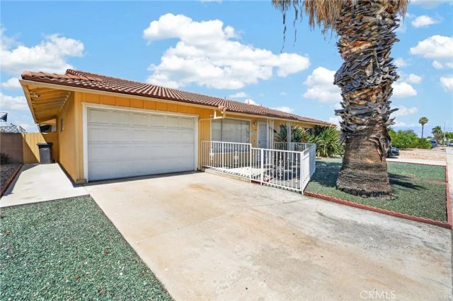 1620 Sandlewood Drive, Hemet, CA 92543