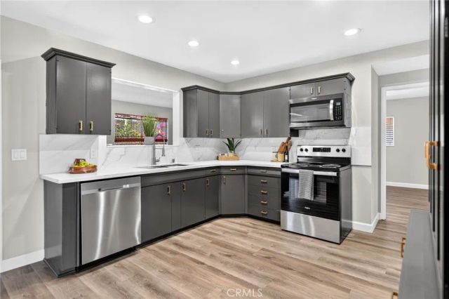 1620 Sandlewood Drive, Hemet, CA 92543