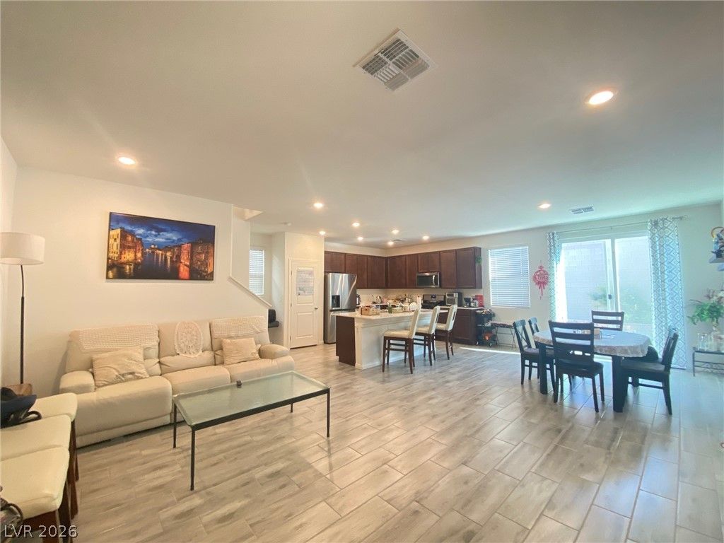 7301 Teagan Avenue, Las Vegas, NV 89113 — photo 4