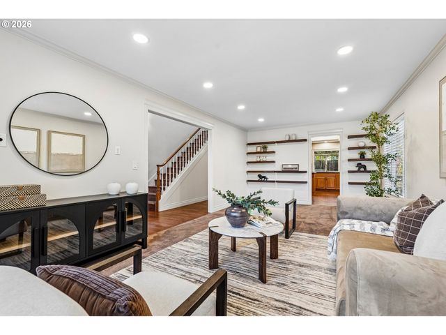 2385 Nw LYDIA Pl, Beaverton, OR 97006