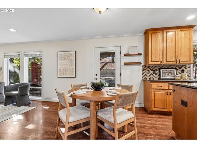 2385 Nw LYDIA Pl, Beaverton, OR 97006