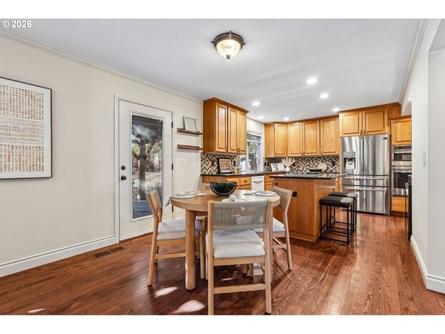 2385 Nw LYDIA Pl, Beaverton, OR 97006
