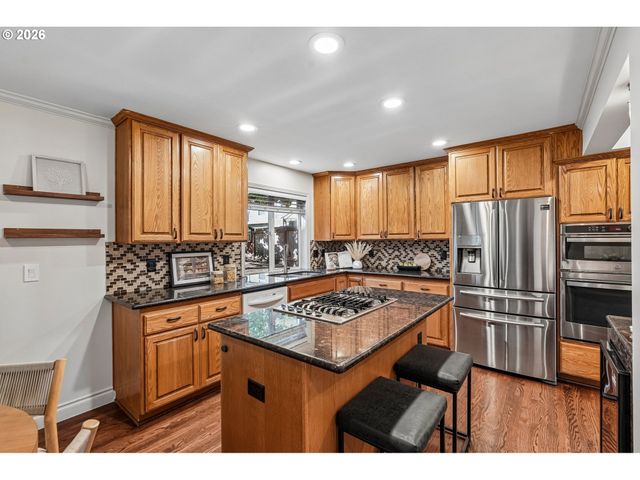 2385 Nw LYDIA Pl, Beaverton, OR 97006