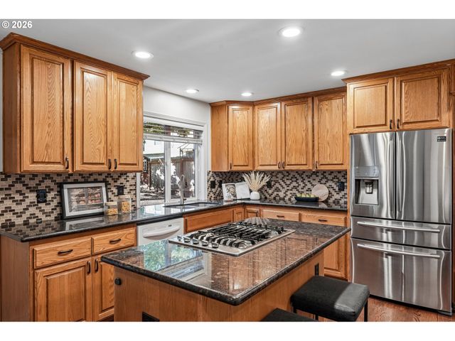 2385 Nw LYDIA Pl, Beaverton, OR 97006