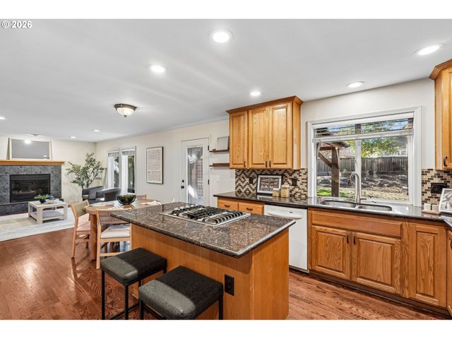 2385 Nw LYDIA Pl, Beaverton, OR 97006