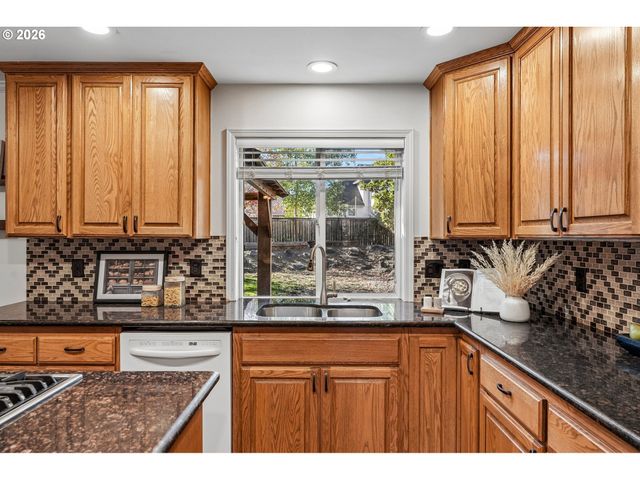 2385 Nw LYDIA Pl, Beaverton, OR 97006