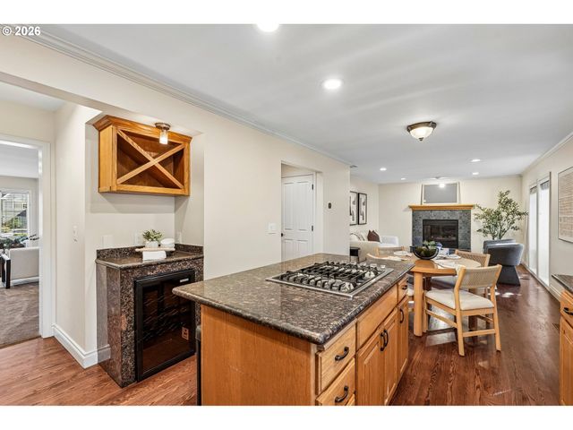 2385 Nw LYDIA Pl, Beaverton, OR 97006