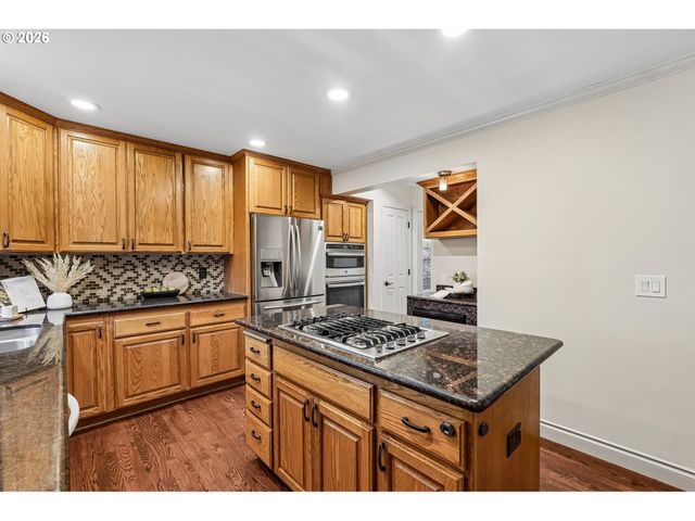 2385 Nw LYDIA Pl, Beaverton, OR 97006