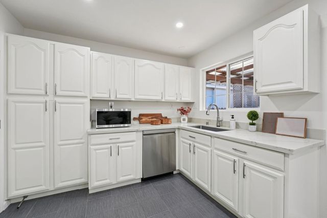 3336 Spring Street, Redwood City, CA 94063