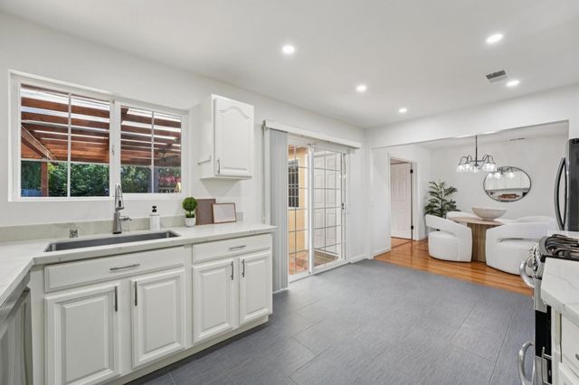 3336 Spring Street, Redwood City, CA 94063