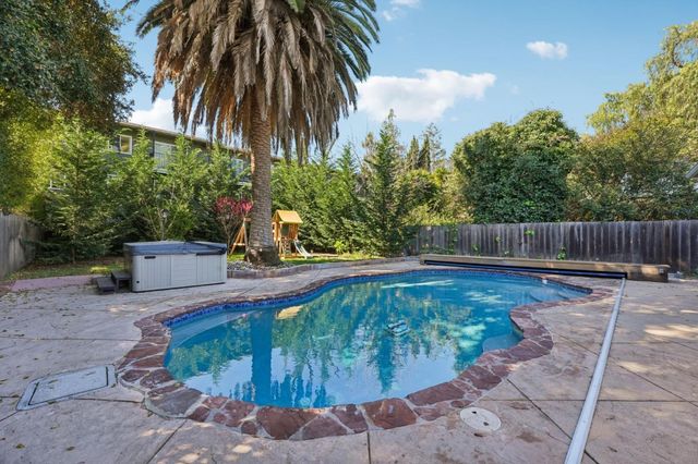 3336 Spring Street, Redwood City, CA 94063