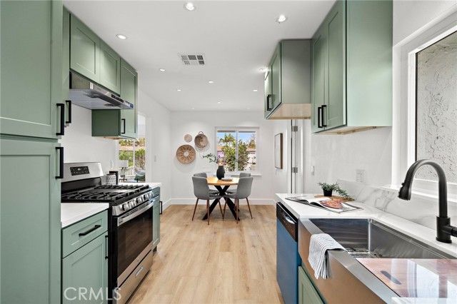 1410 W Camden Place, Santa Ana, CA 92704