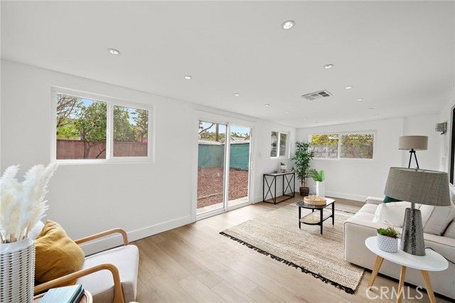 1410 W Camden Place, Santa Ana, CA 92704