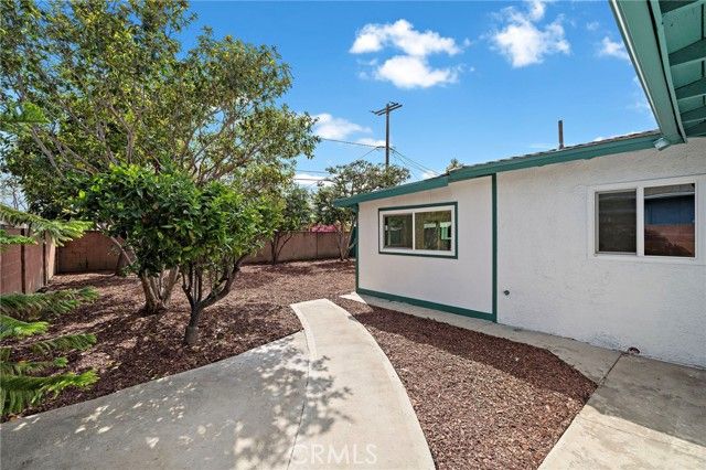 1410 W Camden Place, Santa Ana, CA 92704