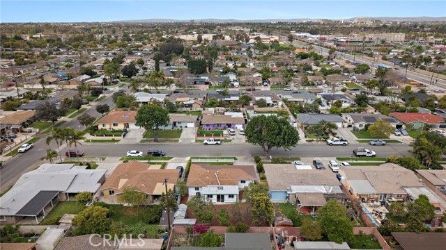 1410 W Camden Place, Santa Ana, CA 92704