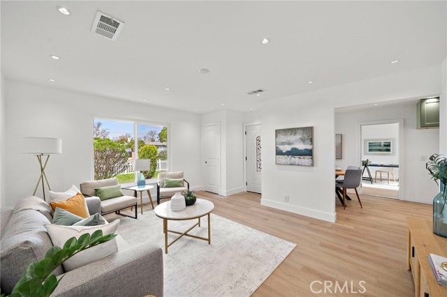 1410 W Camden Place, Santa Ana, CA 92704