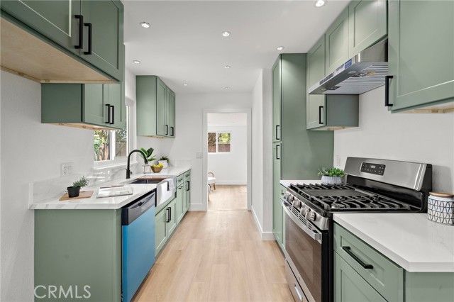 1410 W Camden Place, Santa Ana, CA 92704