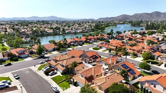 28594 Moon Shadow Drive, Menifee, CA 92584