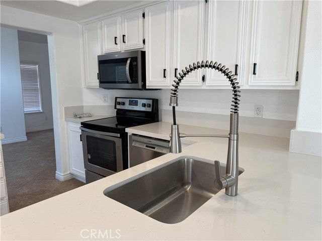 28594 Moon Shadow Drive, Menifee, CA 92584