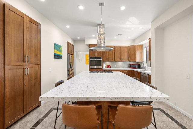 128 Desert West Drive, Rancho Mirage, CA 92270