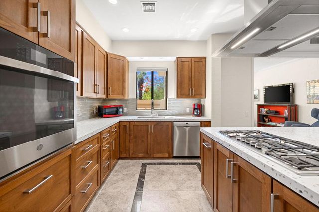 128 Desert West Drive, Rancho Mirage, CA 92270